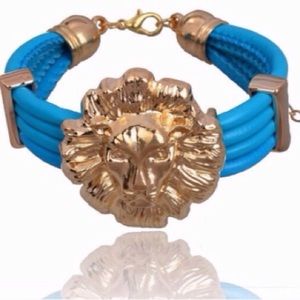 Lion/tiger Bangle Bracelet with Gold tones. Sharp!